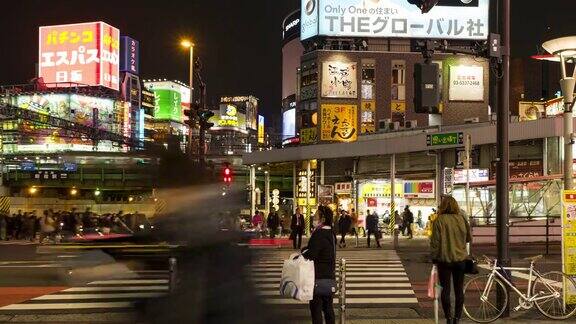 4K延时:日本东京新宿的行人在夜晚