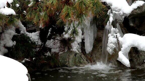 冬天的瀑布