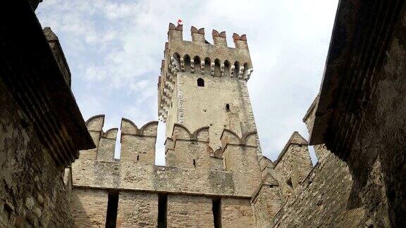Sirmione城堡塔