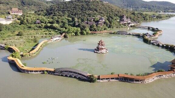 中国古典建筑:江苏省无锡市太湖中的亭台楼阁