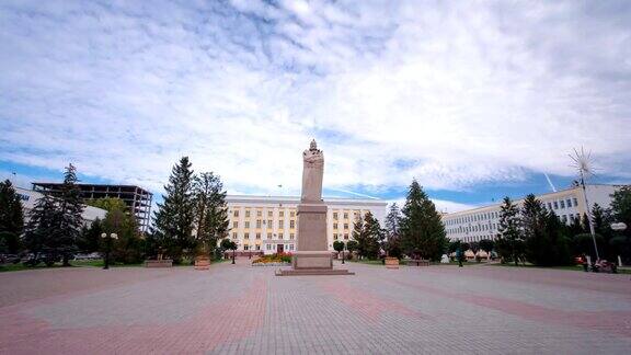 乌拉尔斯克的阿拜纪念碑