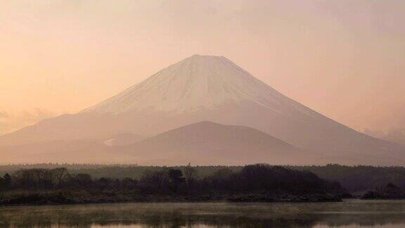 时间流逝早晨的富士山在正二湖