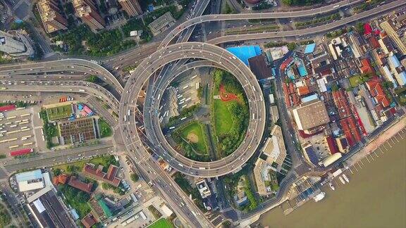 中国晴天上海市内著名的交通枢纽航拍