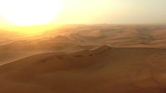 清晨来到纳米比亚沙漠