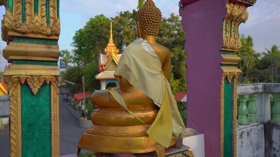 斯坦尼康镜头拍摄的小佛像在Watsrisonthorn寺庙在普吉岛泰国泰国之旅概念