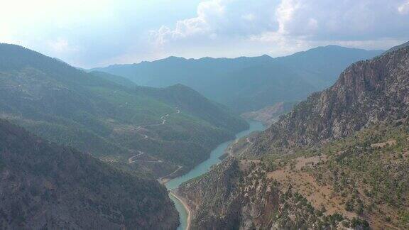 土耳其Kayseri的Zamanti河鸟瞰图
