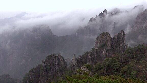 雾在黄山被称为黄山中国安徽