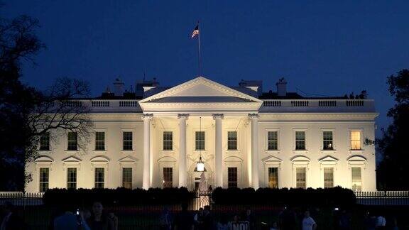 华盛顿白宫北侧的黄昏镜头