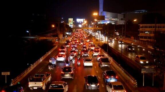 交通堵塞夜晚城市