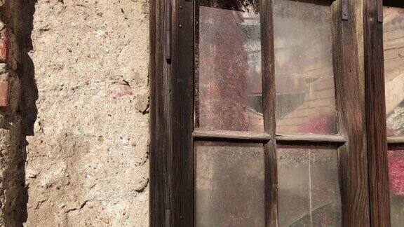 老废弃房屋风化窗户细节4K