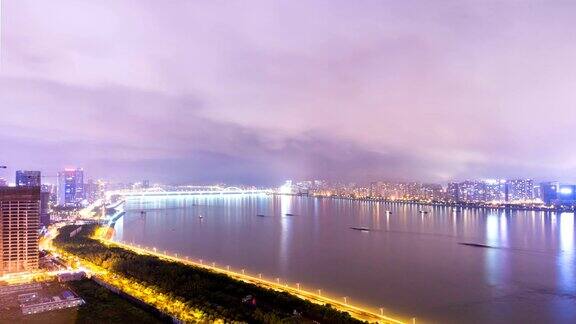 夜深人静杭州江畔的和现代建筑时光流逝