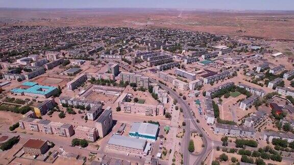 无人机拍摄的巴尔喀什小镇