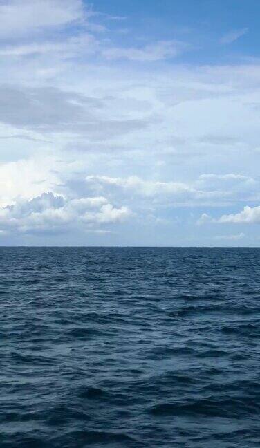 热带蓝色海洋垂直4k视频背景