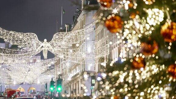 伦敦下摄政街的圣诞彩灯和圣诞树