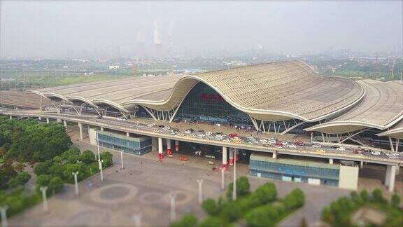 晴天武汉著名火车站前方航拍全景4k倾斜移位中国