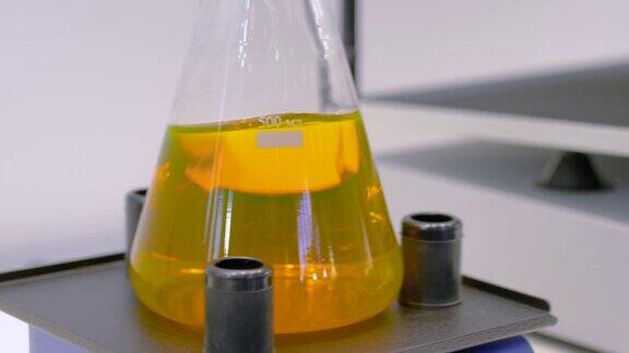 轨道振动筛用于玻璃烧瓶中生物样品的混合、摇动、混合