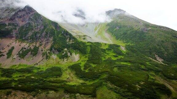 堪察加半岛一座古老火山的火山口