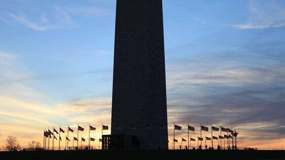华盛顿纪念碑美国国旗游客-DC-日落剪影