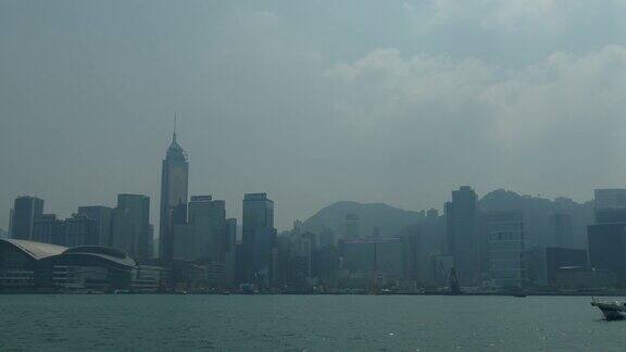 从船上看香港