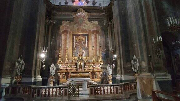 那不勒斯圣布里吉达教堂祭坛的全景