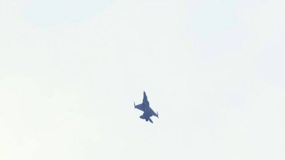F16-C喷气式飞机在格丁尼亚航展上进行演习