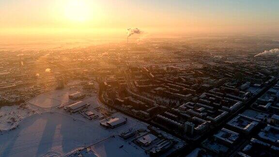 冬季约什卡尔-奥拉的工业区和住宅区鸟瞰图