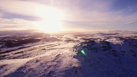 挪威雪山上的日出