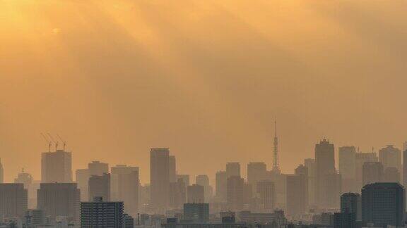 4K时间的东京天空树定位与各种建筑城市景观日落时有阳光从塔厅船abori观察塔日本
