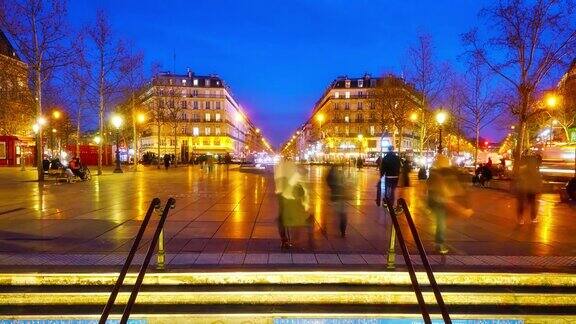 巴黎共和国广场地铁入口购物中心