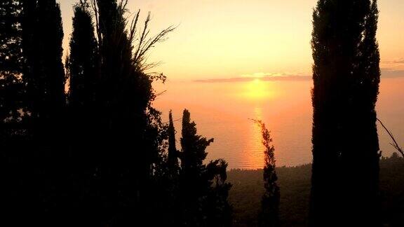 地中海地平线上美丽的日落