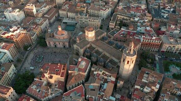 鸟瞰图瓦伦西亚西班牙日落的圣玛丽广场
