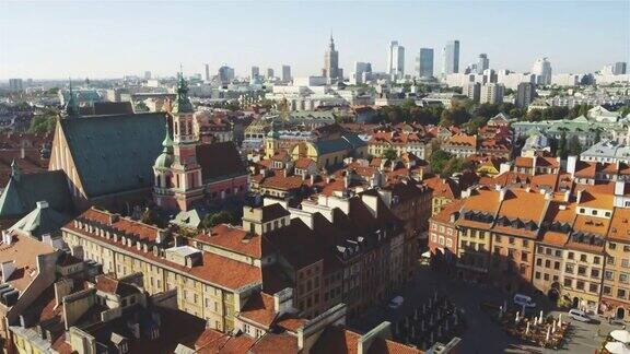 俯瞰远处天际的华沙老城