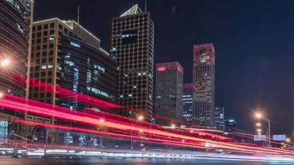低角度的北京交通夜间视图