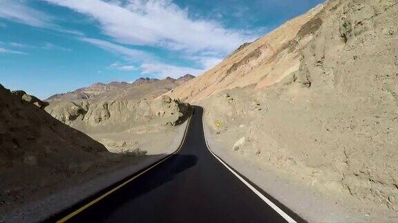 死亡谷沙漠艺术家开车-公路旅行在美国