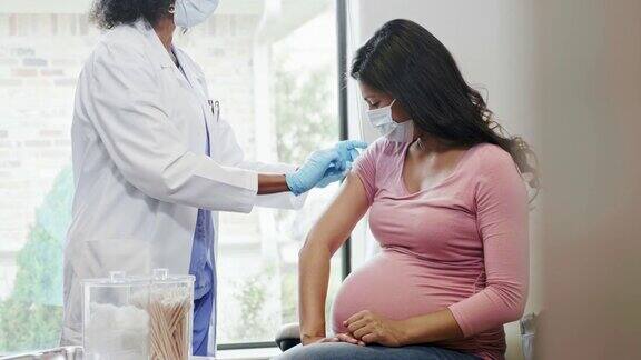 孕妇产前检查准备接受COVID-19疫苗