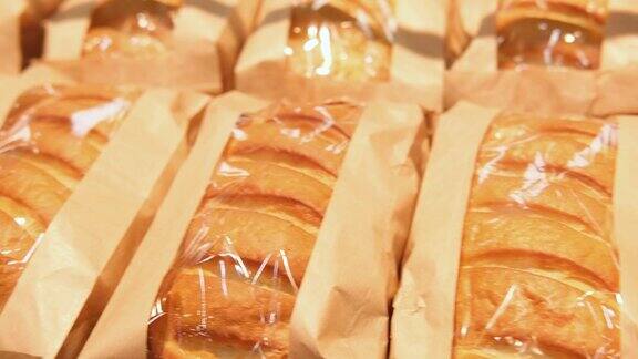 4k面包店货架上各式各样的面包