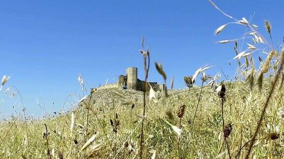 叶尼萨拉城堡在一个美丽的日子