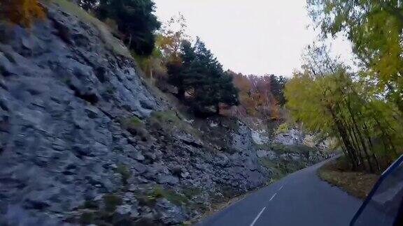 法国乡村奥巴塞步道:开车穿过维科尔山脉的高地