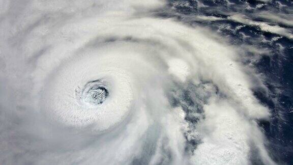 海上的飓风卫星视图