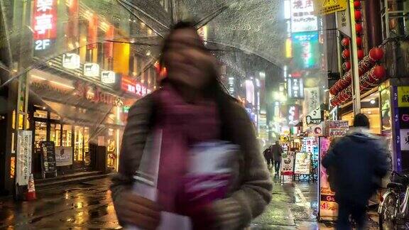 延时:东京新宿歌舞伎町的夜晚行人拥挤不堪