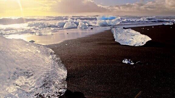 SLOMODS黑色海滩上的冰形成