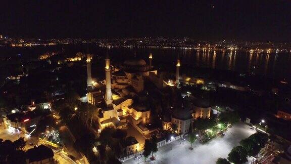 土耳其伊斯坦布尔苏丹艾哈迈德广场夜晚的鸟瞰图