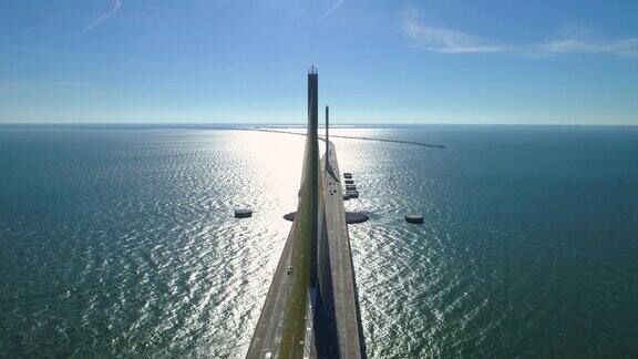 佛罗里达州坦帕阳光天桥的无人机镜头
