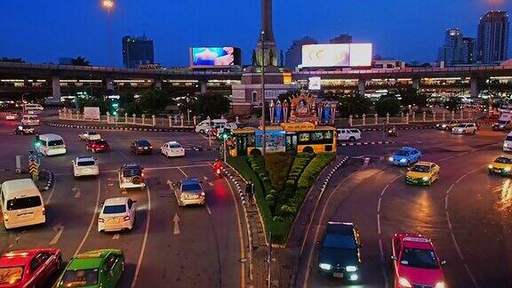 曼谷胜利纪念碑周围的夜景