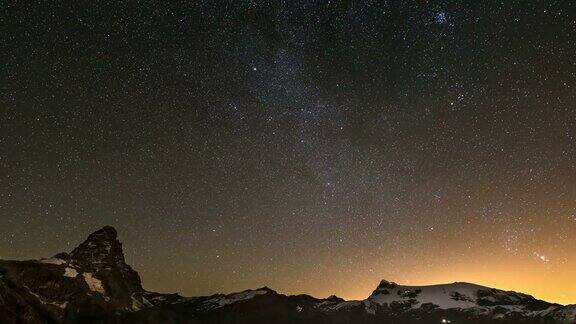 马特洪峰夜晚时间流逝星空