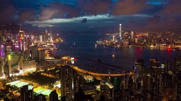 香港摩天大楼和城市景观在夜间的超级坍塌