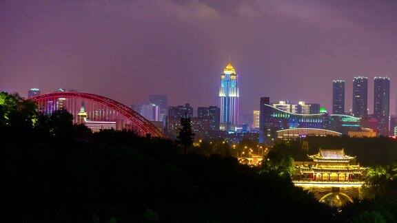 夜光照亮武汉城著名的青川大桥滨江湾全景4k时间流逝中国