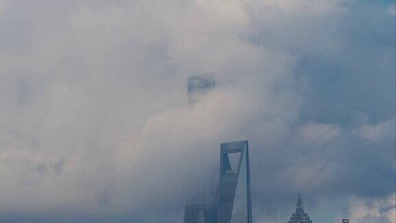 上海中心和上海环球金融中心与移动的白云背景在上午4k延时镜头