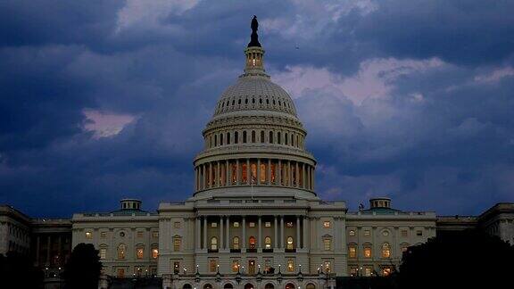 美国国会大厦西立面黄昏与云彩-