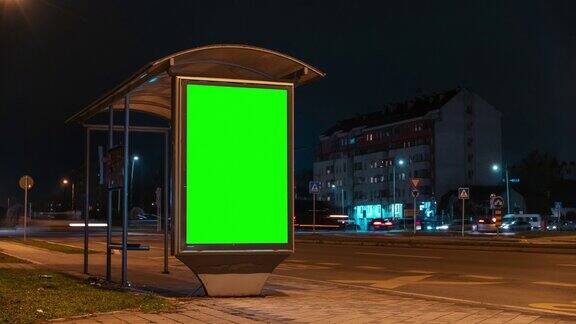 城市街道公交车站广告广告牌夜间绿色屏幕模型